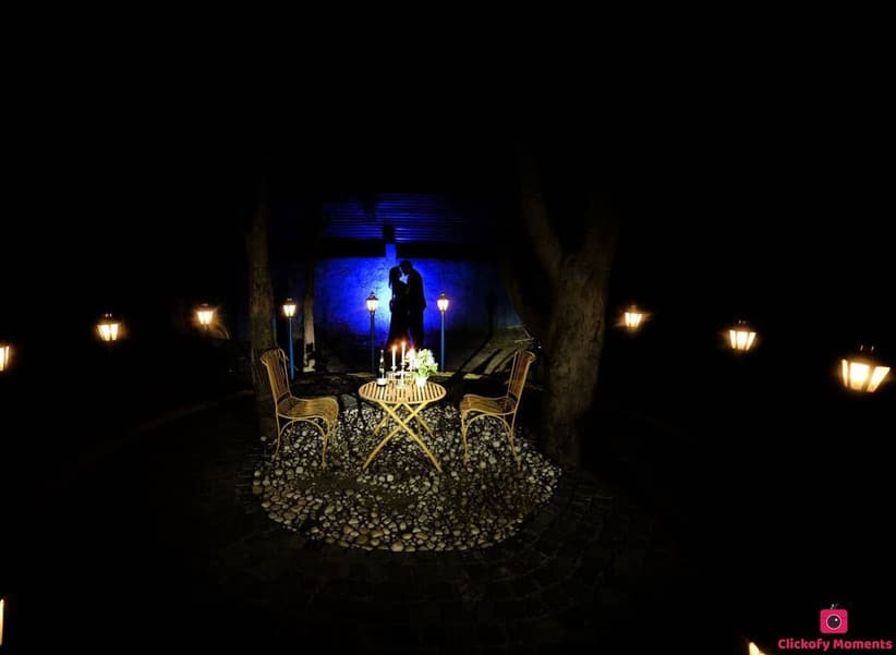 Best Romantic Couple Photo Ideas - Updated (2023) 20 Couple Poses 33 - WeddingPullav