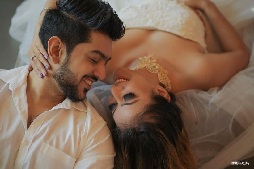 Best Romantic Couple Photo Ideas - Updated (2023) 22 Couple Poses 35 - WeddingPullav