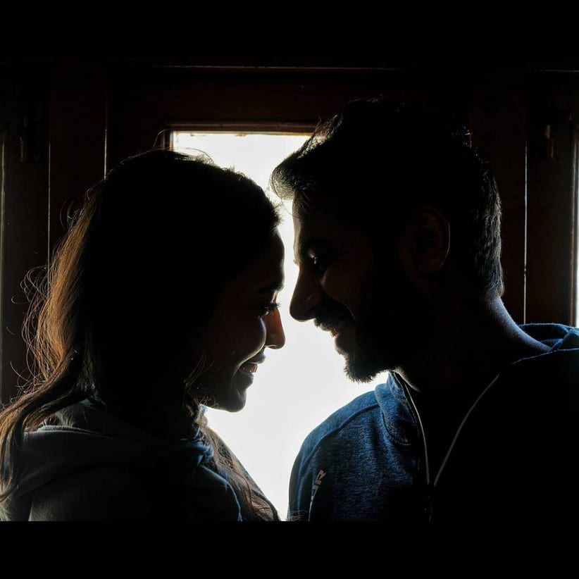 Best Romantic Couple Photo Ideas - Updated (2023) 28 Couple Poses 41 - WeddingPullav