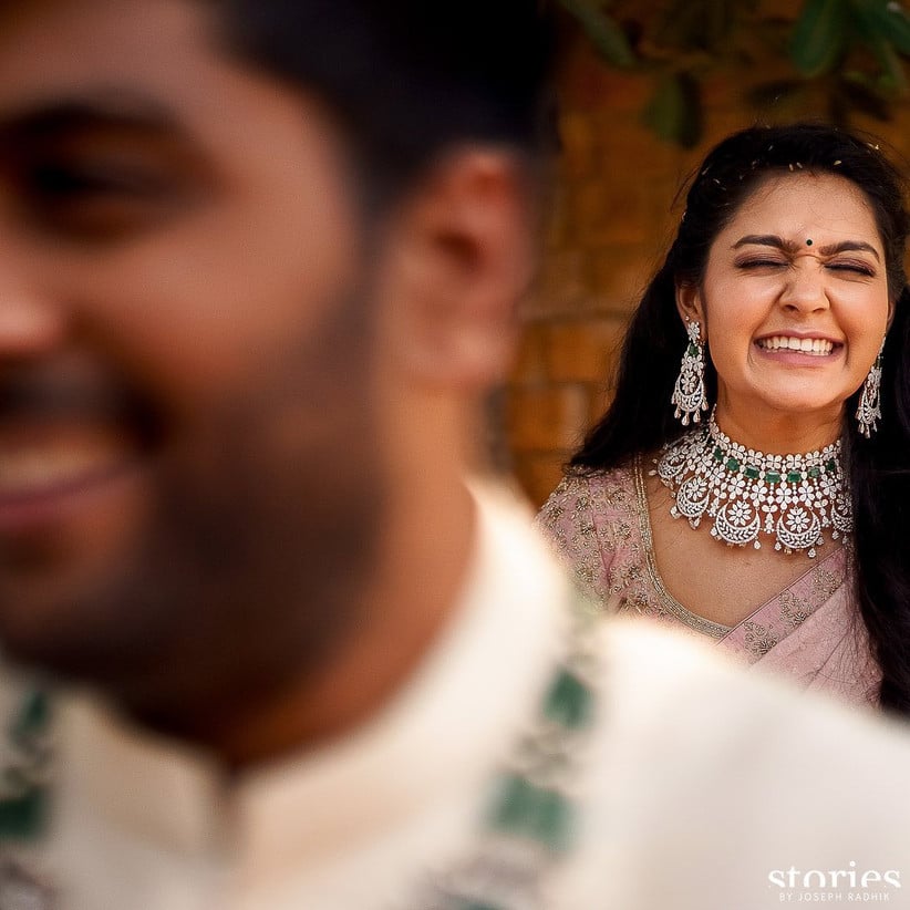 Best Romantic Couple Photo Ideas - Updated (2023) 37 Couple Poses 54 - WeddingPullav