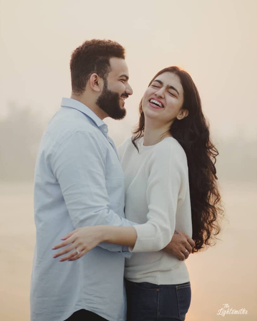 Best Romantic Couple Photo Ideas - Updated (2023) 39 Couple Poses 57 - WeddingPullav