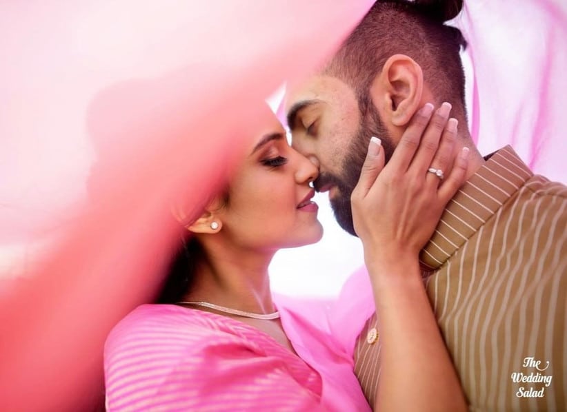 Best Romantic Couple Photo Ideas - Updated (2023) 42 Couple Poses 60 - WeddingPullav